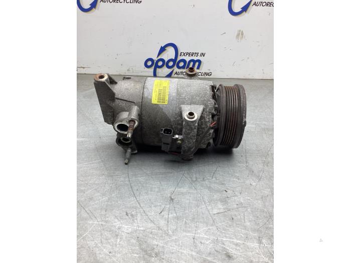 Usagé Compresseur de clim Ford Transit Custom 2.2 TDCi 16V Prix € 108,90 Prix TTC proposé par Gebr Opdam B.V.