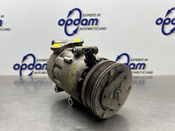 Usagé Pompe clim Ford Focus 2 Wagon 1.4 16V Prix € 99,00 Règlement à la marge proposé par Gebr Opdam B.V.