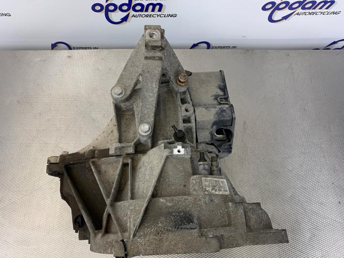 Getriebe van een Ford Focus 2 Wagon 1.4 16V 2009