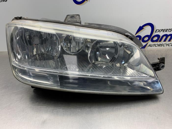 Używane Reflektor prawy Fiat Idea (350AX) 1.4 16V Cena € 60,50 Z VAT oferowane przez Gebr Opdam B.V.