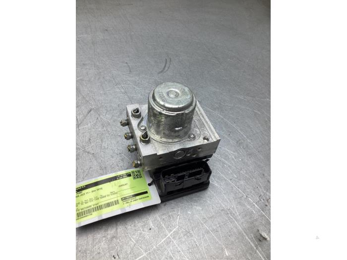 Usagé Pompe ABS Honda Jazz (GE6/GE8/GG/GP) 1.3 VTEC 16V Hybrid Prix € 200,00 Règlement à la marge proposé par Gebr Opdam B.V.
