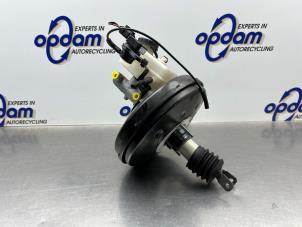 Begagnade Bromsservo Mercedes B (W245) 1.7 B-180 16V Pris € 125,00 Marginaltabell erbjuds av Gebr Opdam B.V.