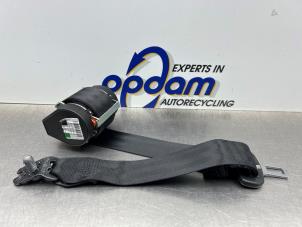 Usados Cinturón de seguridad derecha detrás Volkswagen Golf VII (AUA) 1.0 TSI 12V BlueMotion Precio € 50,00 Norma de margen ofrecido por Gebr Opdam B.V.