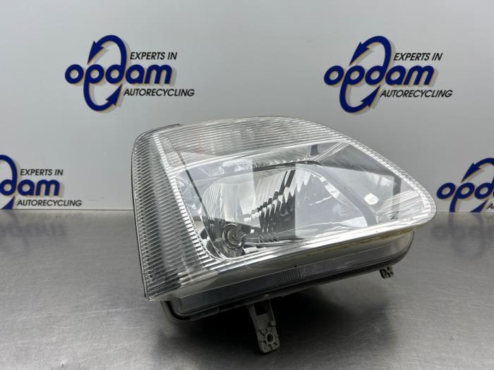Używane Reflektor prawy Opel Agila (A) 1.2 16V Twin Port Cena € 50,00 Procedura marży oferowane przez Gebr Opdam B.V.