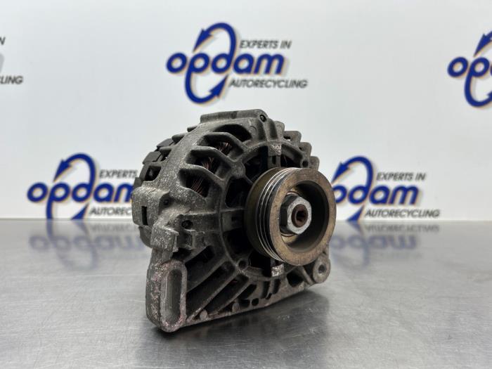 Begagnade Dynamo Renault Clio II (BB/CB) 1.2 16V Pris € 50,00 Marginaltabell erbjuds av Gebr Opdam B.V.