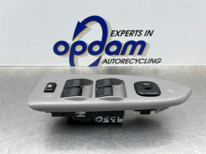 Usados Interruptor de ventanilla eléctrica Mazda Premacy 1.8 16V Precio € 50,00 Norma de margen ofrecido por Gebr Opdam B.V.