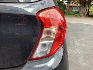 Usados Luz trasera derecha Opel Karl 1.0 12V Precio € 150,00 Norma de margen ofrecido por Gebr Opdam B.V.