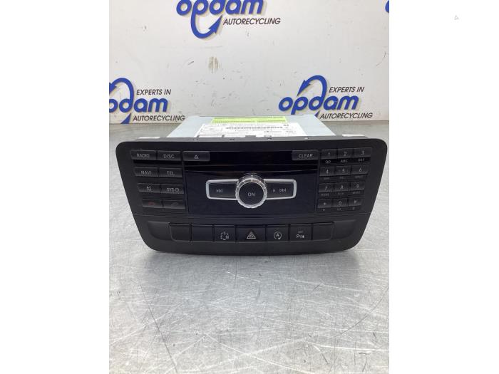 Usagé Système navigation Mercedes A (W176) 1.6 A-180 16V Prix € 175,00 Règlement à la marge proposé par Gebr Opdam B.V.