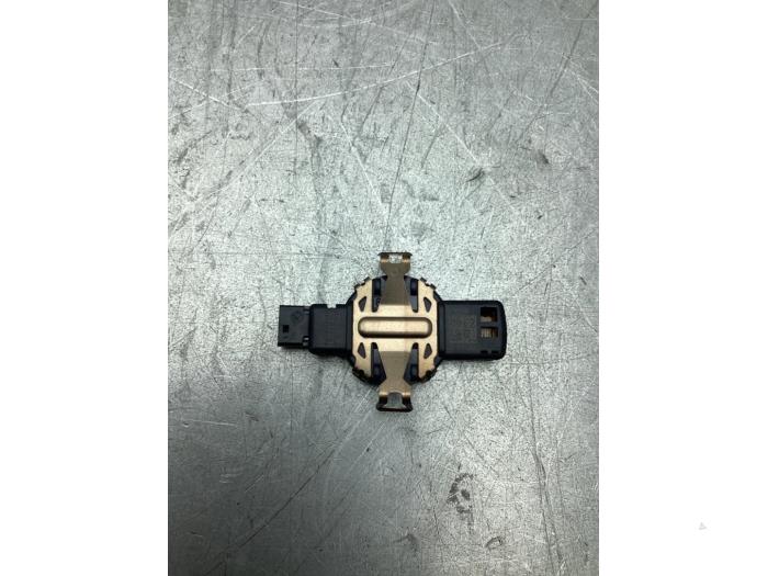 Begagnade Regnsensor Skoda Fabia III Combi (NJ5) 1.0 TSI 12V Pris € 75,00 Marginaltabell erbjuds av Gebr Opdam B.V.
