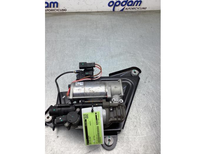 Begagnade Luftpump (fjädring) BMW i4 (G26) M50 84 kWh Pris € 550,00 Marginaltabell erbjuds av Gebr Opdam B.V.