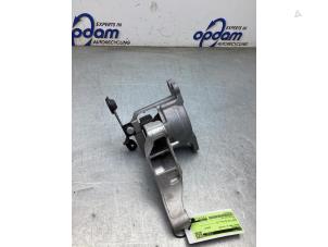 Usagé Support moteur Renault Trafic (1FL/2FL/3FL/4FL) 2.0 dCi 16V 150 Prix € 42,35 Prix TTC proposé par Gebr Opdam B.V.