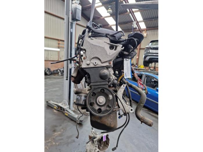 Motor van een Dacia Sandero I (BS) 1.2 16V 2010