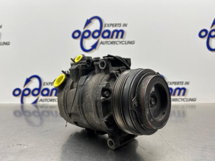 Usagé Compresseur de clim BMW 5 serie Touring (E39) 523i 24V Prix € 75,00 Règlement à la marge proposé par Gebr Opdam B.V.