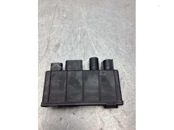 Gebrauchte Stromverteiler Mini Mini (F56) 1.2 12V One Preis € 50,00 Margenregelung angeboten von Gebr Opdam B.V.