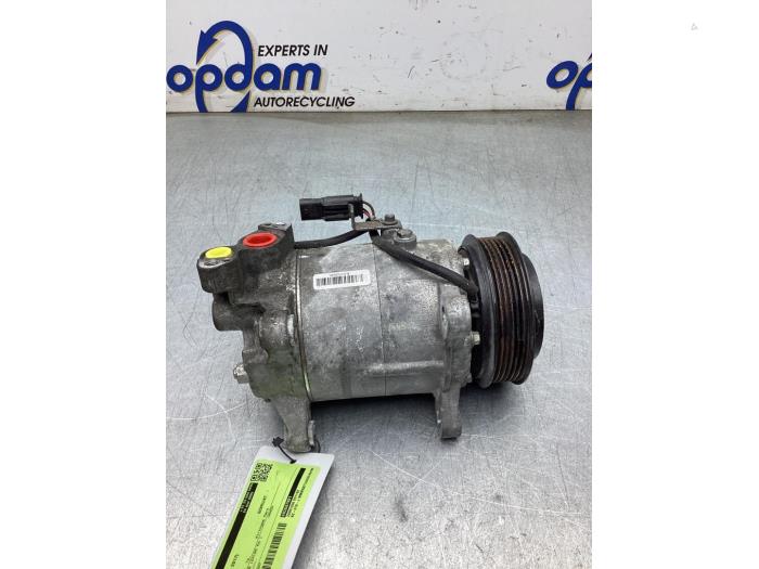 Używane Pompa klimatyzacji Mini Mini (F56) 1.2 12V One Cena € 150,00 Procedura marży oferowane przez Gebr Opdam B.V.