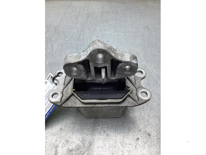 Usagé Support boîte de vitesses Mini Mini (F56) 1.2 12V One Prix € 40,00 Règlement à la marge proposé par Gebr Opdam B.V.