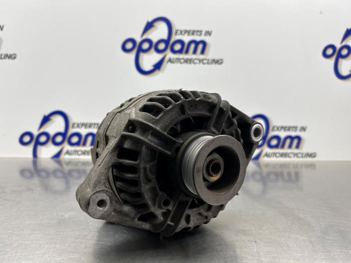 Begagnade Dynamo Opel Zafira (F75) 1.6 16V Pris € 60,00 Marginaltabell erbjuds av Gebr Opdam B.V.