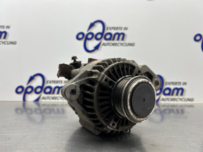 Gebrauchte Dynamo Toyota Yaris (P1) 1.4 D-4D Preis € 75,00 Margenregelung angeboten von Gebr Opdam B.V.
