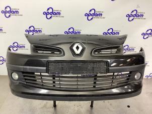Used Front bumper Renault Clio III Estate/Grandtour (KR) 1.2 16V TCE 100 Price € 150,00 Margin scheme offered by Gebr Opdam B.V.