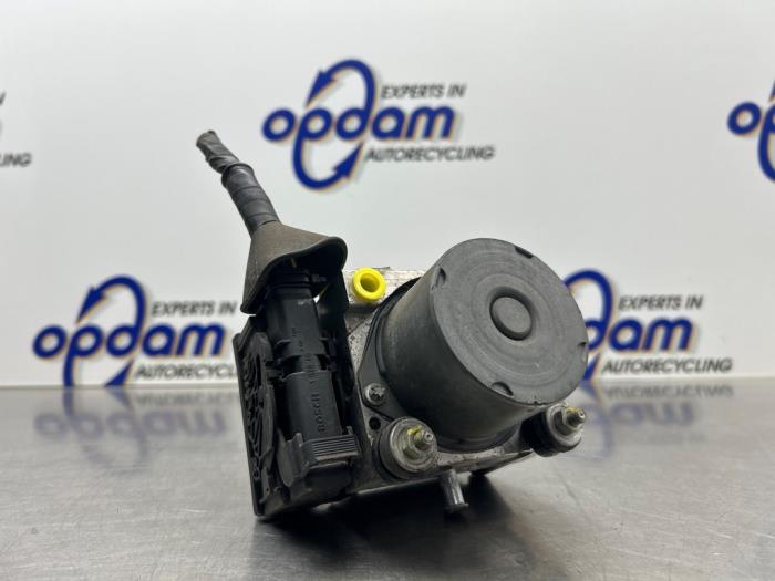 Begagnade ABS-pump Renault Modus/Grand Modus (JP) 1.6 16V Pris € 125,00 Marginaltabell erbjuds av Gebr Opdam B.V.