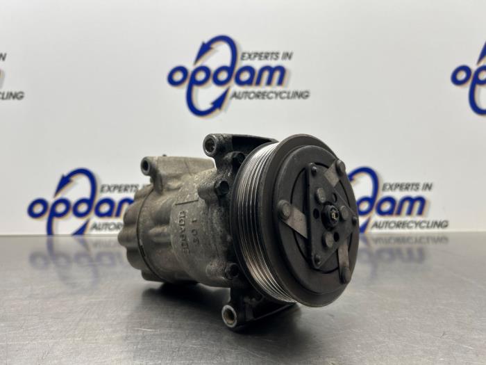 Usagé Compresseur de clim Peugeot 206+ (2L/M) 1.4 XS Prix € 60,00 Règlement à la marge proposé par Gebr Opdam B.V.