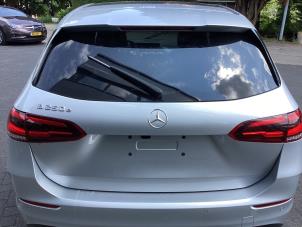 Gebrauchte Heckklappe Mercedes B (W247) 1.3 B-250 e Turbo 16V Preis € 700,00 Margenregelung angeboten von Gebr Opdam B.V.