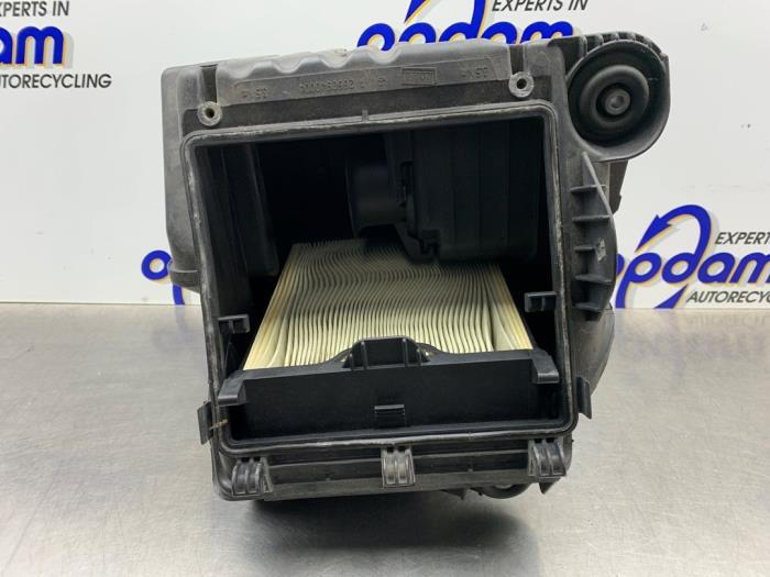Begagnade Luftfilterhus Mercedes B (W245) 1.7 B-170 16V Pris € 50,00 Marginaltabell erbjuds av Gebr Opdam B.V.