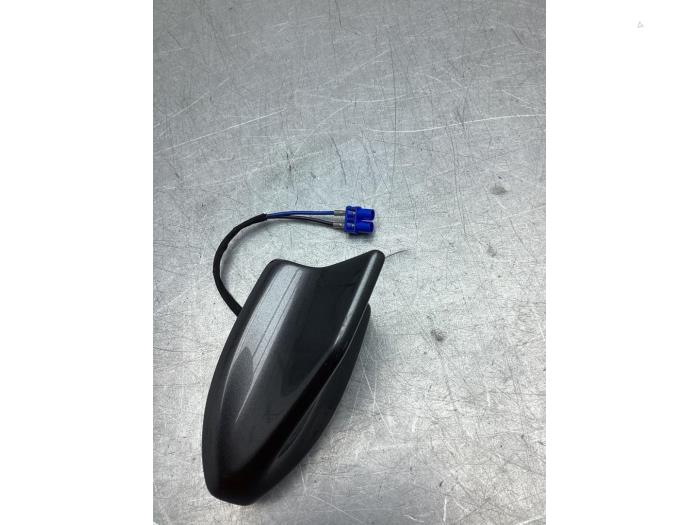 Używane Antena Ford Focus 4 1.0 Ti-VCT EcoBoost 12V 125 Cena € 100,00 Procedura marży oferowane przez Gebr Opdam B.V.