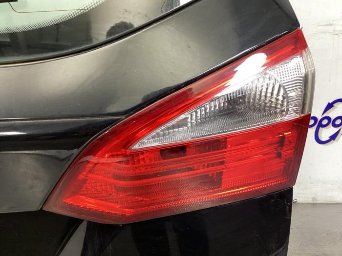 Usados Luz trasera derecha Ford Focus 3 Wagon 1.6 TDCi ECOnetic Precio de solicitud ofrecido por Gebr Opdam B.V.