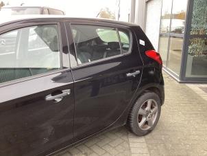 Używane Drzwi lewe tylne wersja 4-drzwiowa Hyundai i20 1.2i 16V Cena € 250,00 Procedura marży oferowane przez Gebr Opdam B.V.