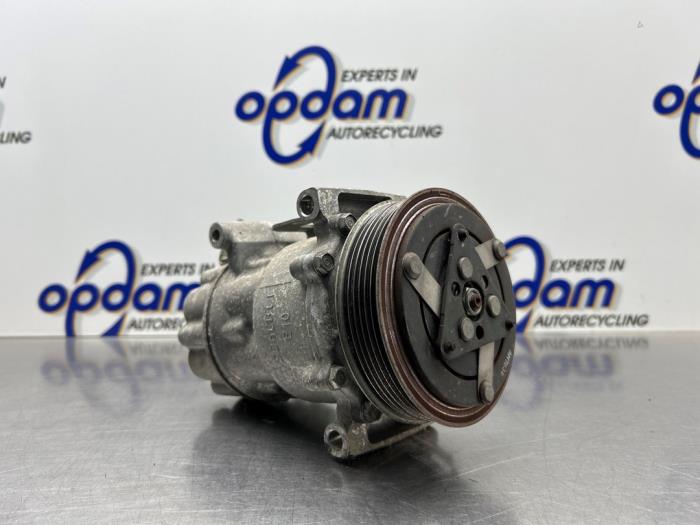 Usagé Compresseur de clim Peugeot Partner (GC/GF/GG/GJ/GK) 1.6 HDI 90 16V Prix € 60,00 Règlement à la marge proposé par Gebr Opdam B.V.