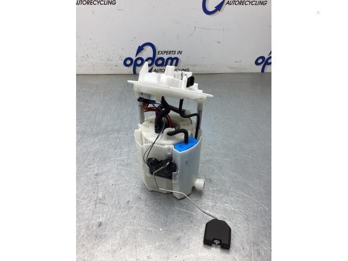 Gebrauchte Benzinpumpe Mercedes CLS (C257) 450 EQ Boost 3.0 24V 4-Matic Preis € 70,00 Margenregelung angeboten von Gebr Opdam B.V.
