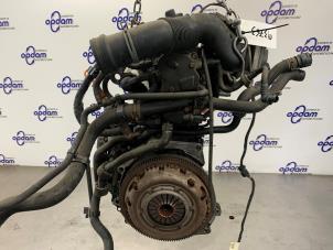 Motor van een Volkswagen Caddy III (2KA,2KH,2CA,2CH) 2.0 SDI 2004