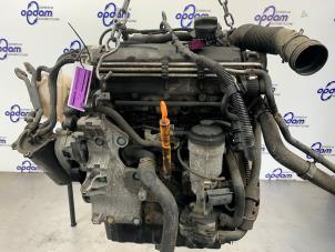 Motor van een Volkswagen Caddy III (2KA,2KH,2CA,2CH) 2.0 SDI 2004