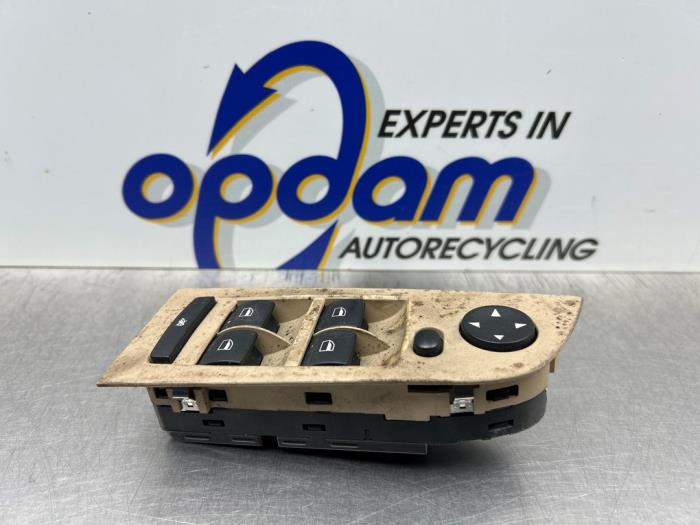 Usados Interruptor de ventanilla eléctrica BMW 3 serie Touring (E91) 318d 16V Precio € 50,00 Norma de margen ofrecido por Gebr Opdam B.V.