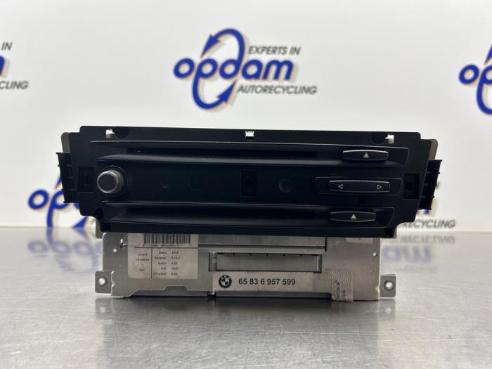Używane Jednostka multimedialna BMW 1 serie (E87/87N) 120d 16V Cena € 400,00 Procedura marży oferowane przez Gebr Opdam B.V.