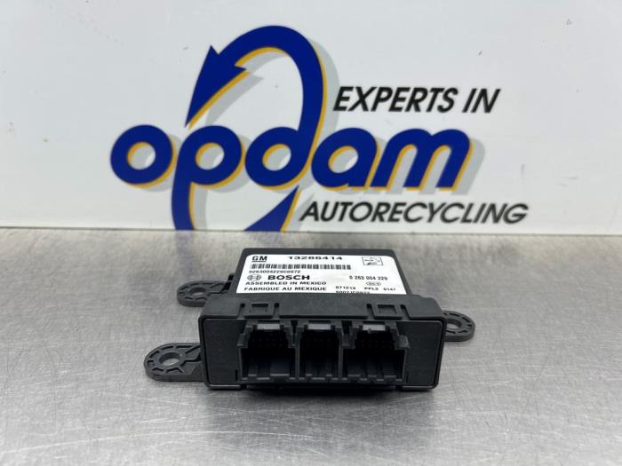 Usados Módulo PDC Opel Zafira (M75) 2.2 16V Direct Ecotec Precio € 50,00 Norma de margen ofrecido por Gebr Opdam B.V.