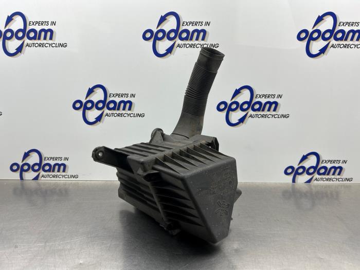 Begagnade Luftfilterhus Volkswagen Polo IV (9N1/2/3) 1.4 TDI 80 Pris € 40,00 Marginaltabell erbjuds av Gebr Opdam B.V.
