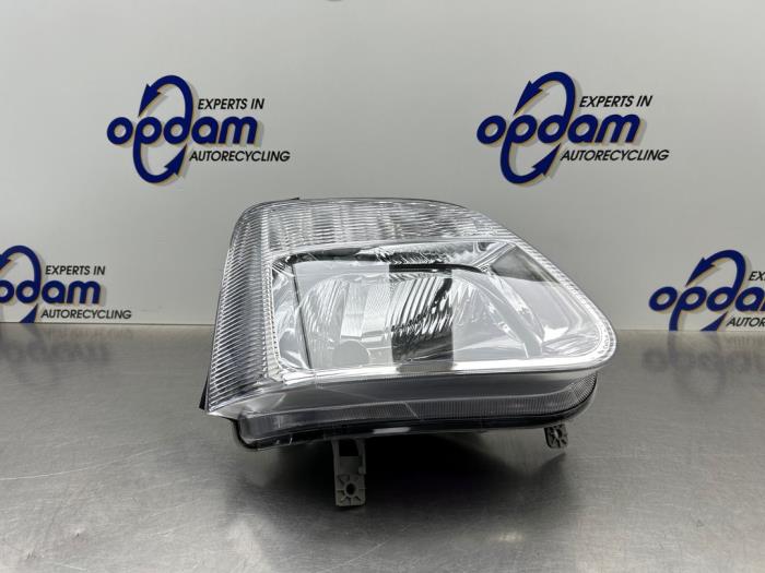 Używane Reflektor prawy Opel Agila (A) 1.0 12V Twin Port Cena € 40,00 Procedura marży oferowane przez Gebr Opdam B.V.