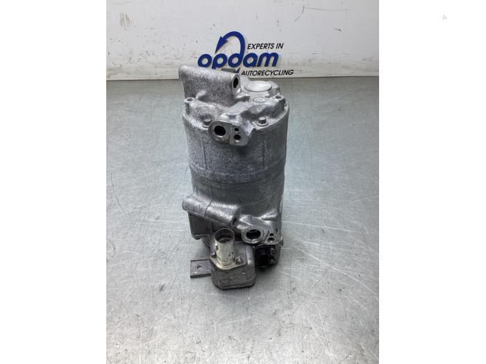 Usagé Pompe clim Mercedes E (W213) E-300 e 2.0 Turbo 16V Prix € 907,50 Prix TTC proposé par Gebr Opdam B.V.