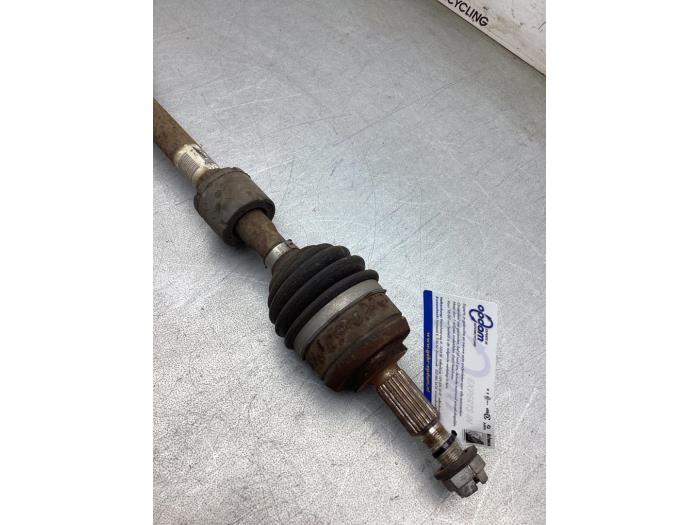 Usados Eje de transmisión izquierda delante Renault Megane IV Estate (RFBK) 1.5 Energy dCi 110 Precio € 100,00 Norma de margen ofrecido por Gebr Opdam B.V.