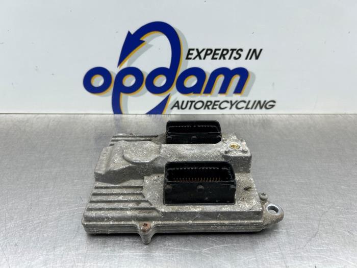 Used Engine management computer Opel Vectra C Caravan 2.2 DIG 16V Price € 150,00 Margin scheme offered by Gebr Opdam B.V.