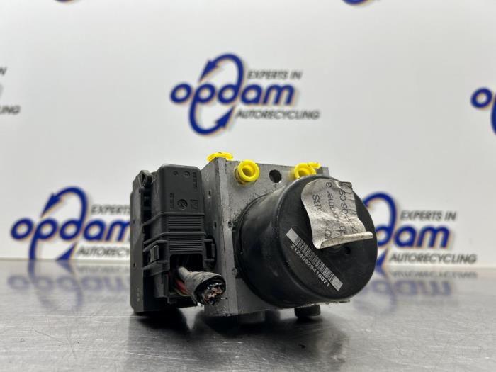 Begagnade ABS-pump Ford Focus C-Max 1.8 16V Pris € 150,00 Marginaltabell erbjuds av Gebr Opdam B.V.