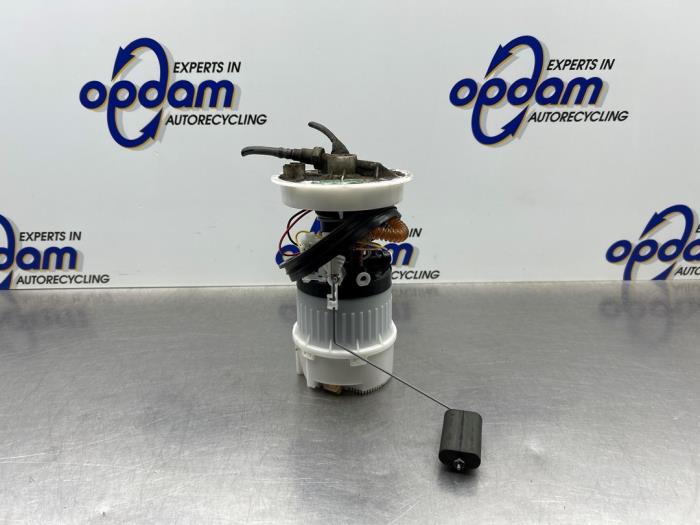 Begagnade Bensinpump Ford Focus C-Max 1.8 16V Pris € 60,00 Marginaltabell erbjuds av Gebr Opdam B.V.