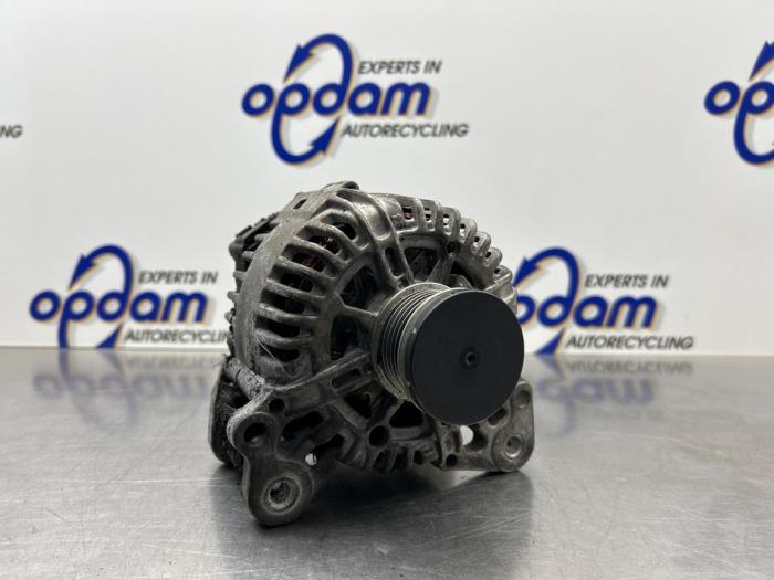 Begagnade Dynamo Volkswagen Passat Variant (3C5) 1.4 TSI 16V Pris € 100,00 Marginaltabell erbjuds av Gebr Opdam B.V.