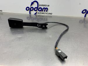 Begagnade Främre bältesspänne, vänster Hyundai i10 (F5) 1.1i 12V Pris € 25,00 Marginaltabell erbjuds av Gebr Opdam B.V.