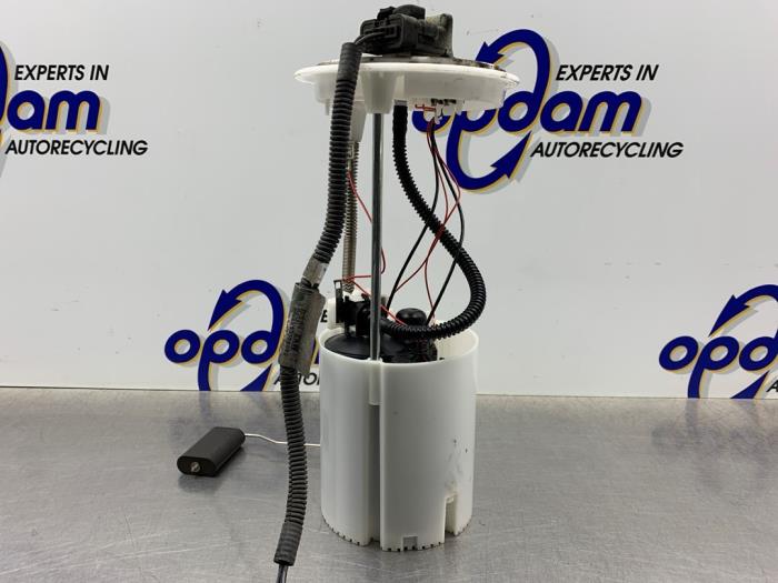 Usagé Pompe essence Opel Adam 1.2 16V Prix € 150,00 Règlement à la marge proposé par Gebr Opdam B.V.