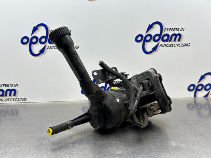 Usagé Pompe de direction Citroen Berlingo 1.6 Hdi 16V 90 Prix € 150,00 Règlement à la marge proposé par Gebr Opdam B.V.