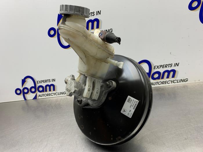 Begagnade Bromsservo Opel Agila (B) 1.2 16V Pris € 75,00 Marginaltabell erbjuds av Gebr Opdam B.V.