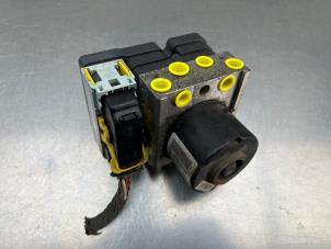 Bloc ABS d'un Citroën C3 (SC) 1.4 2011